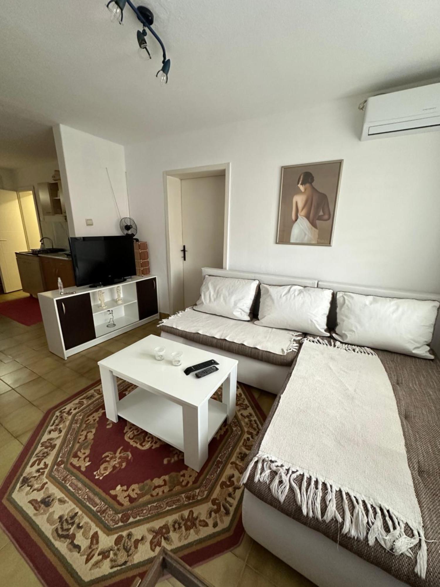 Day & Night Apartment Cuprija Luaran gambar