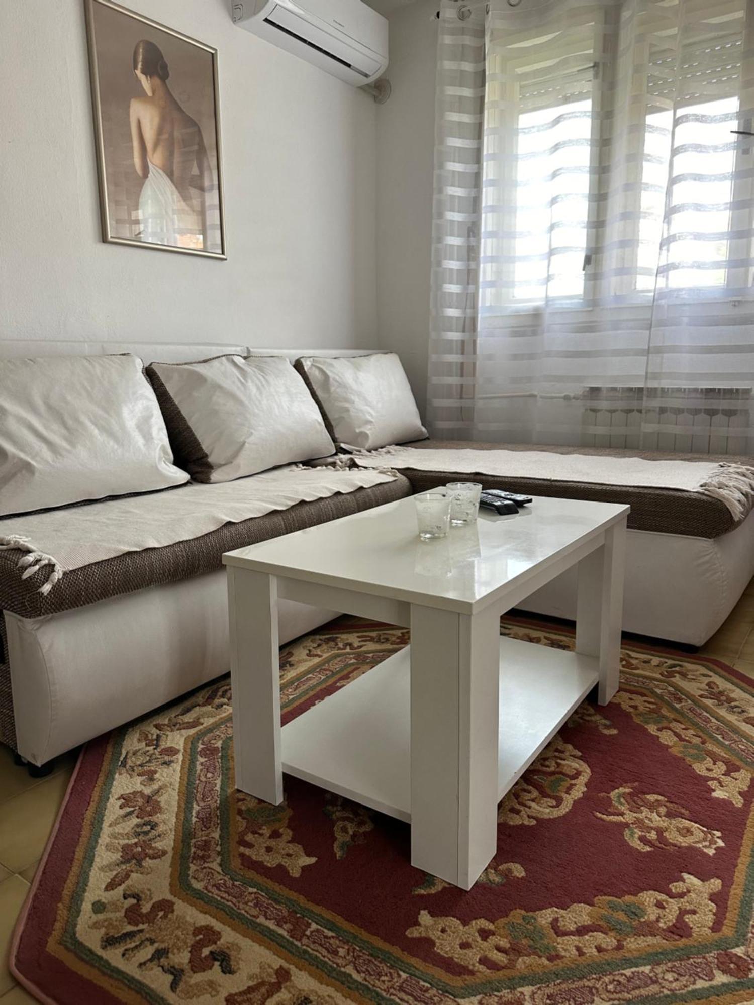Day & Night Apartment Cuprija Luaran gambar